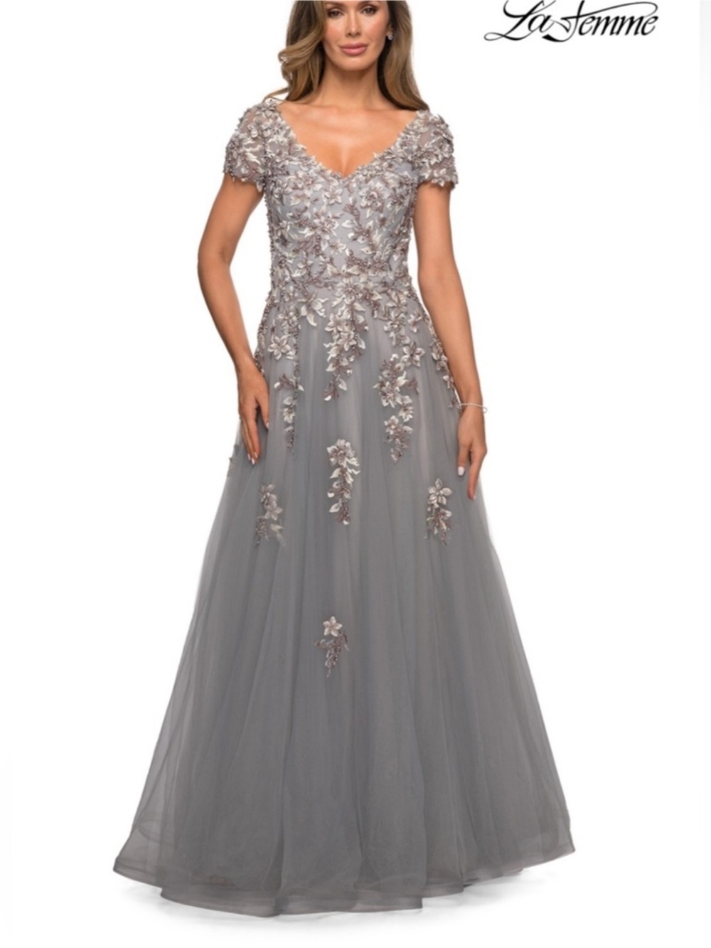 LA FEMME - Silver Grey Floral Lace Dress/Gown  ✨✨Size: 18 ✨✨STUNNING ✨